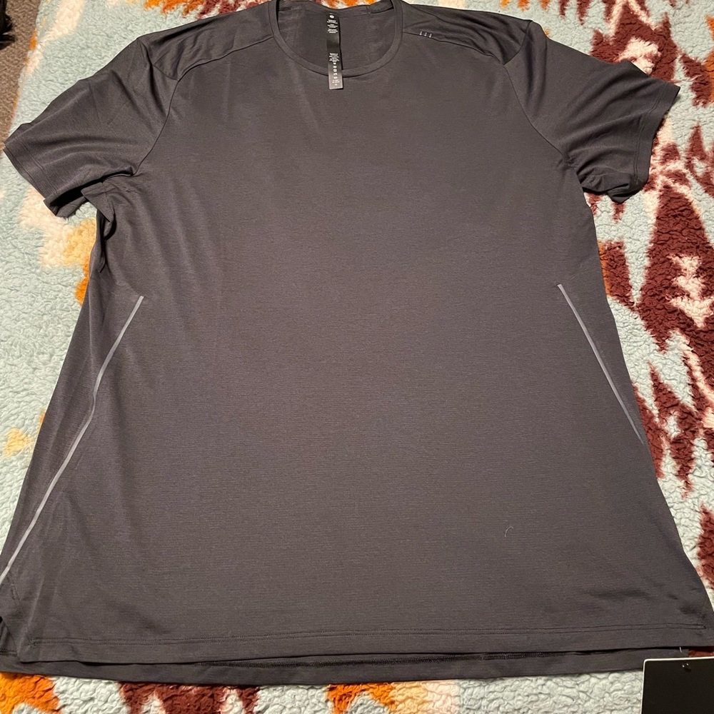 Lululemon Men’s Fast abs Free Short Sleeve
